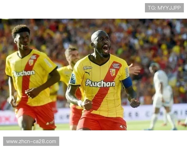 朗斯客场逆转里昂 扎鲁里破门助球队2比1艰难取胜 朗斯客场逆转里昂 扎鲁里破门助球队2比1艰难取胜